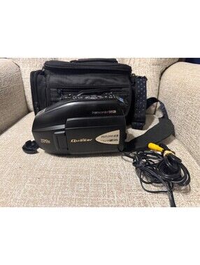 Quasar 700x digital zoom palmcorder VM-L153 with Nice Case No battery UNTESETED